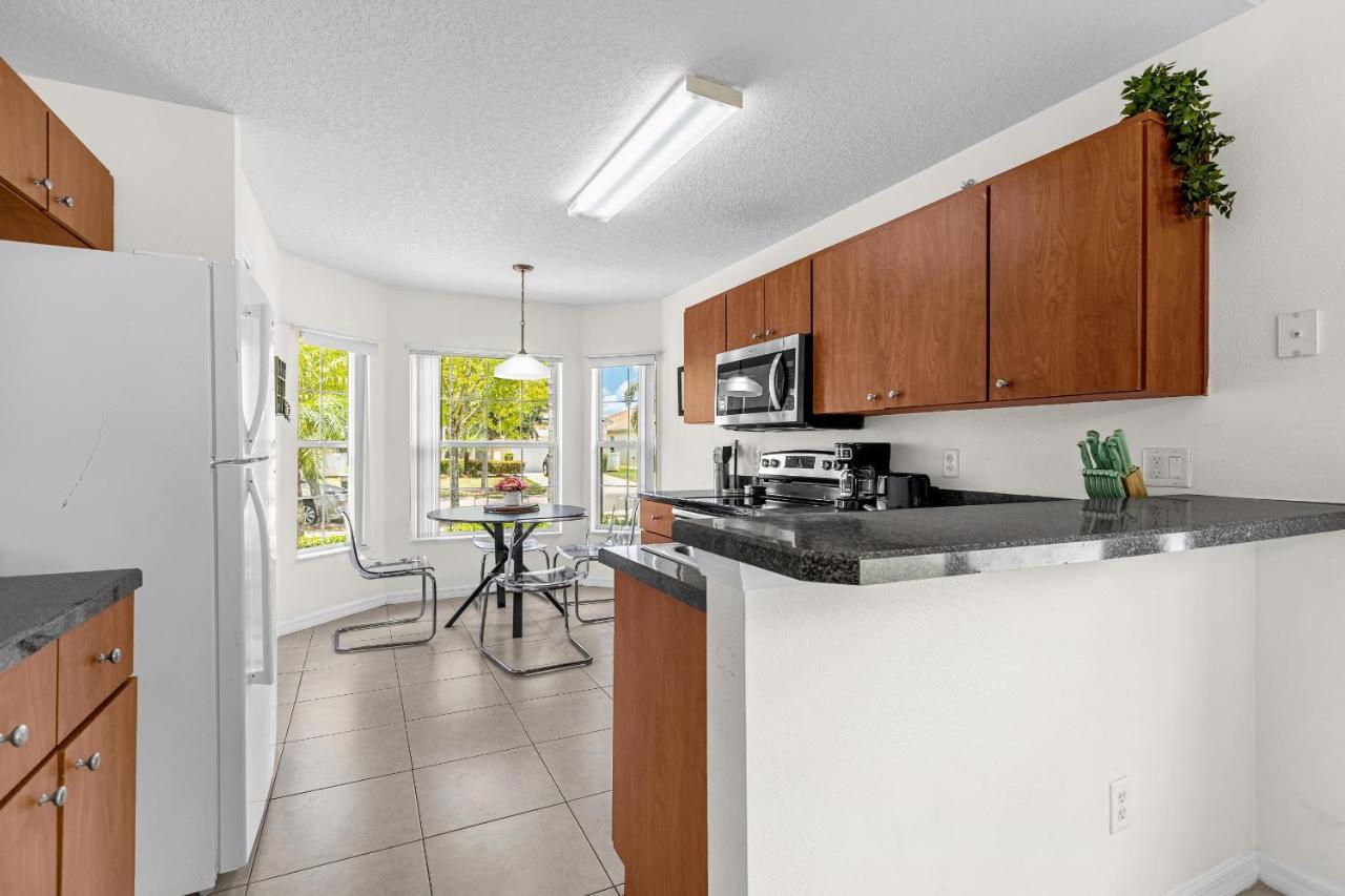 Glamorous House In Disney Area Heatable Private Pool Киссимми Экстерьер фото